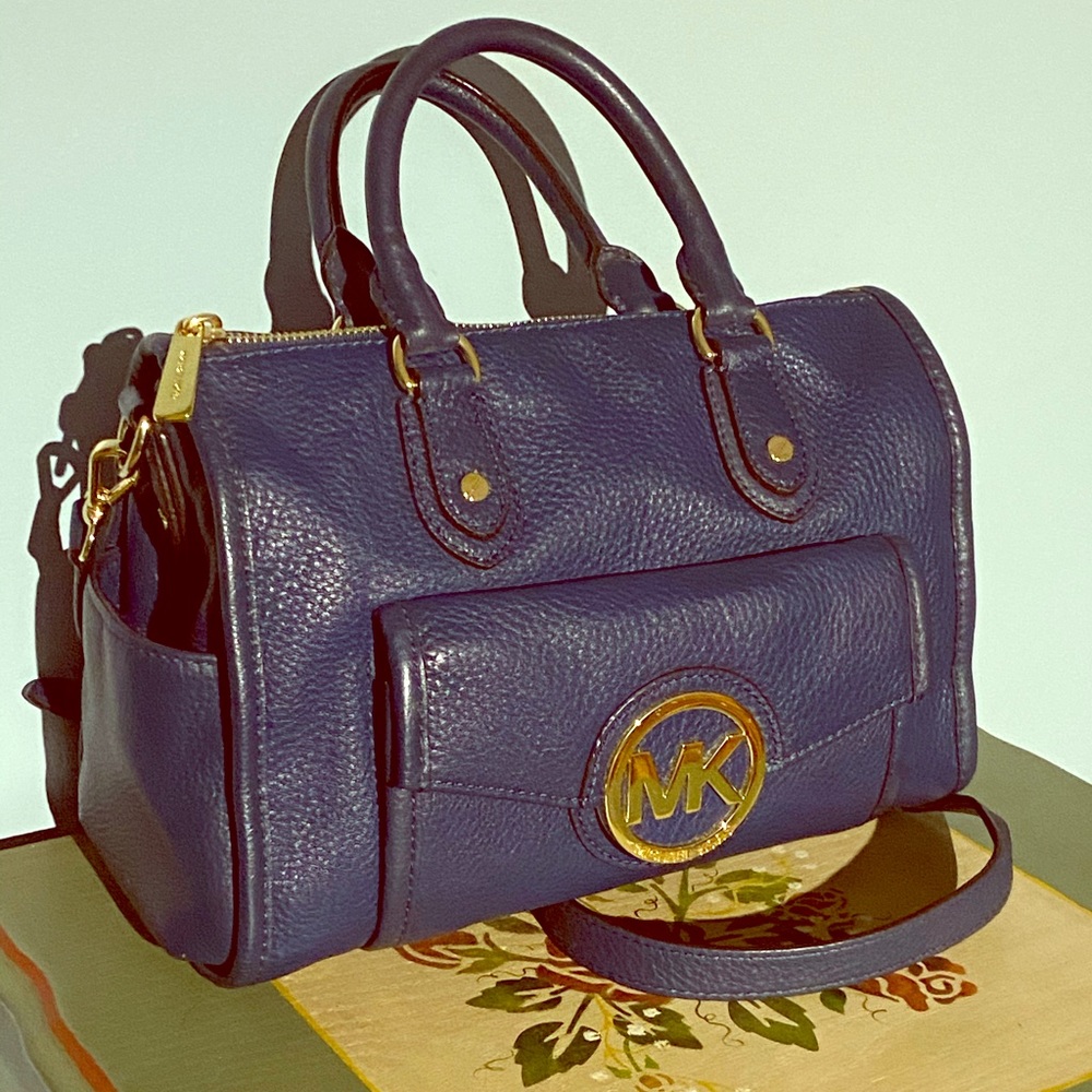 FIRM Michael Kors Fulton Crossbody